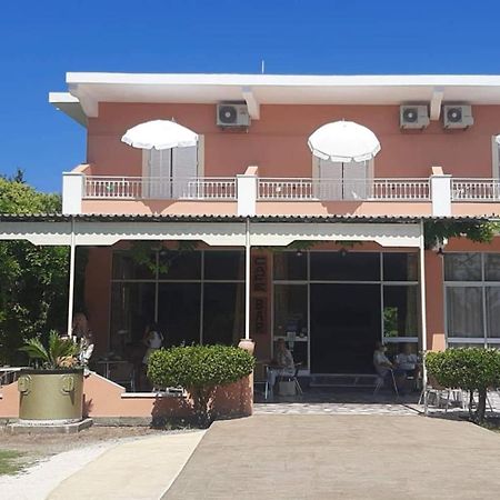 Ο Κόκκινος Δράκος Ξενοδοχείο Δασιά Εξωτερικό φωτογραφία